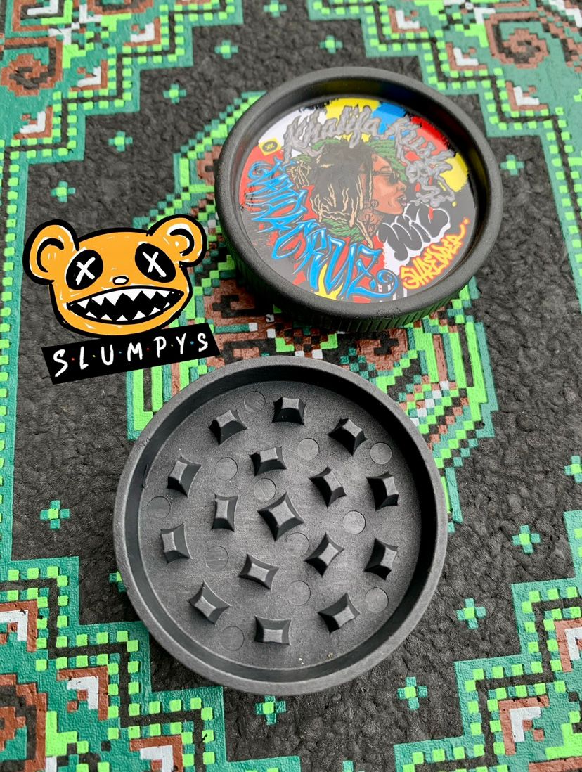 Santa Cruz Shredder - Wiz Khalifa 2pc Hemp Grinder